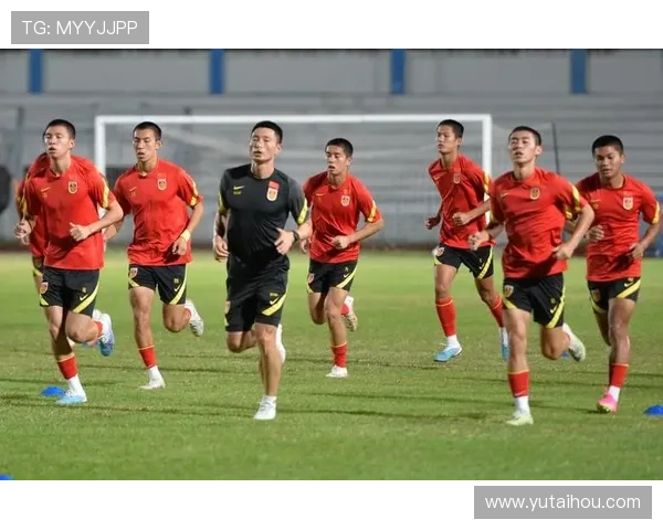 国足备战亚洲杯新阵容曝光 多名年轻球员首次入选引关注