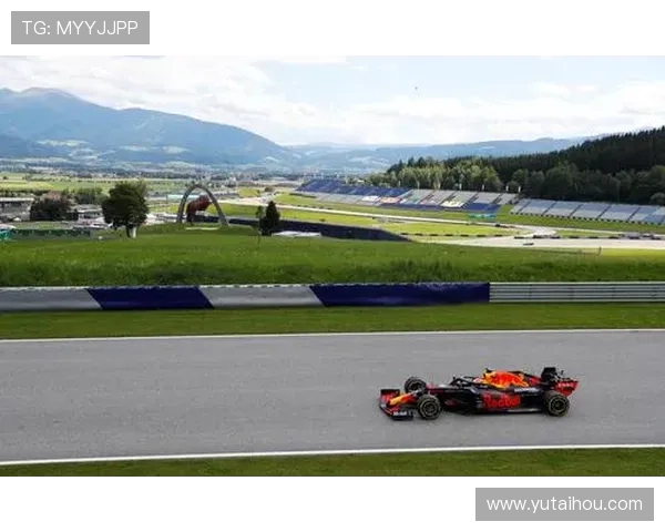 F1赛季终极对决：梅赛德斯与红牛激烈角逐，冠军归属悬念重重